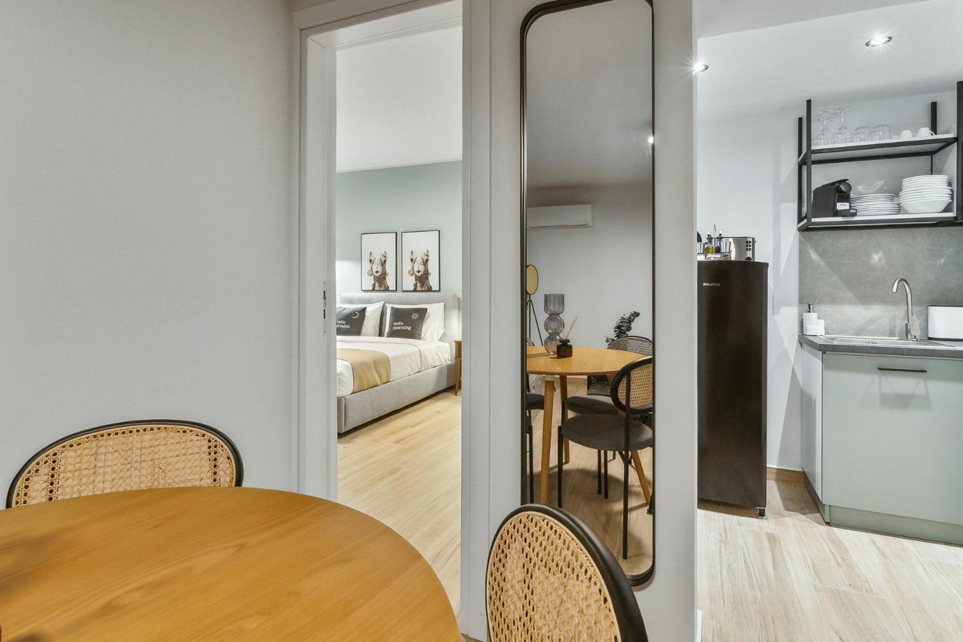 Limehome Athens Solonos City Center Room photo